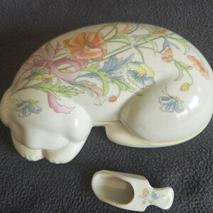 Elizabeth Arden Dog Shaped Porcelain Box
